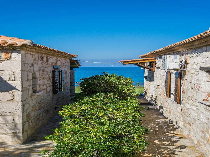 Kavos Psarou *